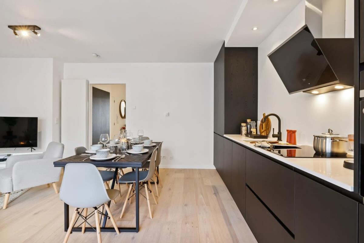 Huswell - Renovated Apartment In The Heart Of Oostende Exterior foto